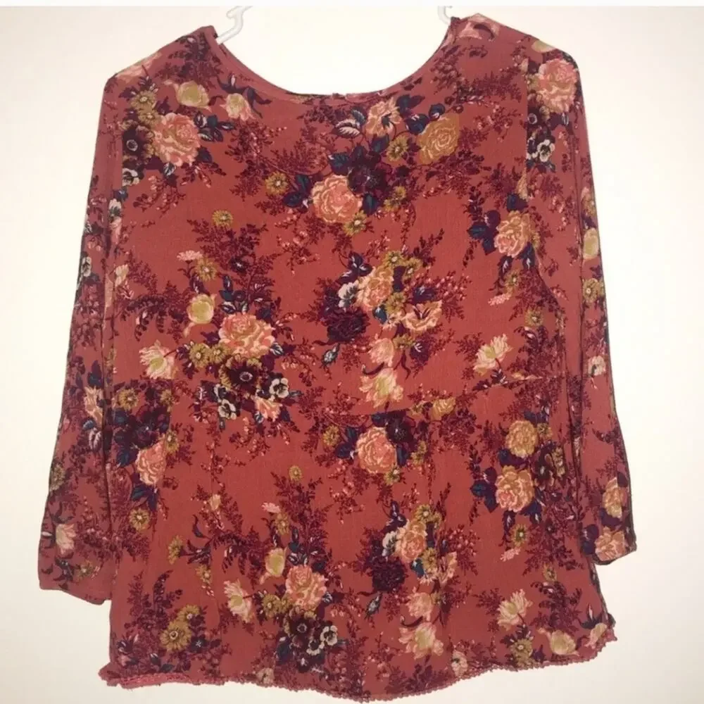 American Eagle Burnt Orange Colored Floral Blouse with Key Hole Opening XS